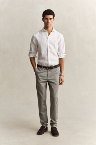 Klassische Chinos in schmaler Passform