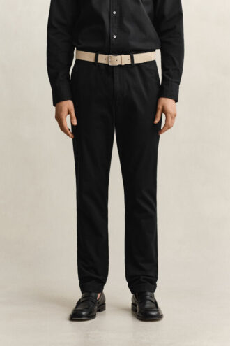 Klassische Chinos in schmaler Passform