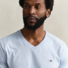 Slim-Fit-T-Shirt mit V-Ausschnitt und Wappen