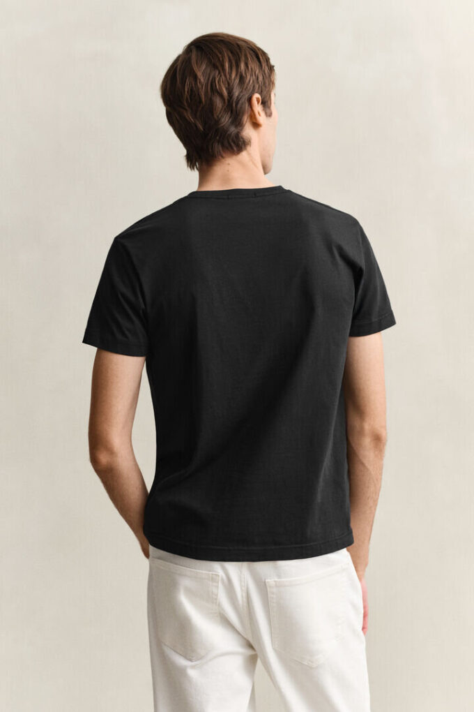 Slim-Fit-T-Shirt mit V-Ausschnitt und Wappen