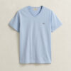 Slim-Fit-T-Shirt mit V-Ausschnitt und Wappen