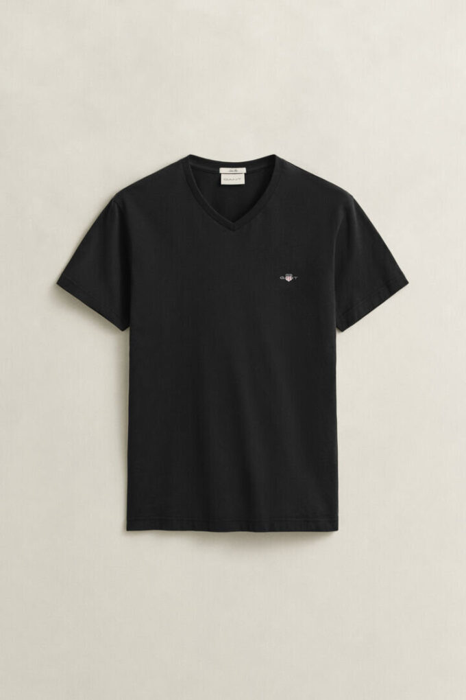 Slim-Fit-T-Shirt mit V-Ausschnitt und Wappen