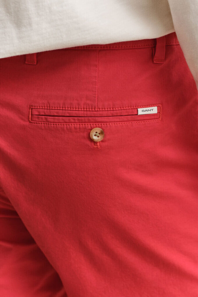 Sonnengebleichte Chino-Shorts